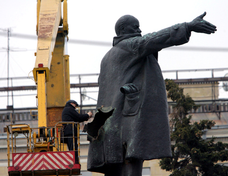 Lenin wysadzony w Petersburgu, Rosja